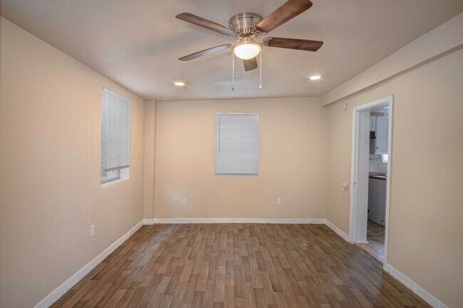 Photo - 150 Bank St Unidad C