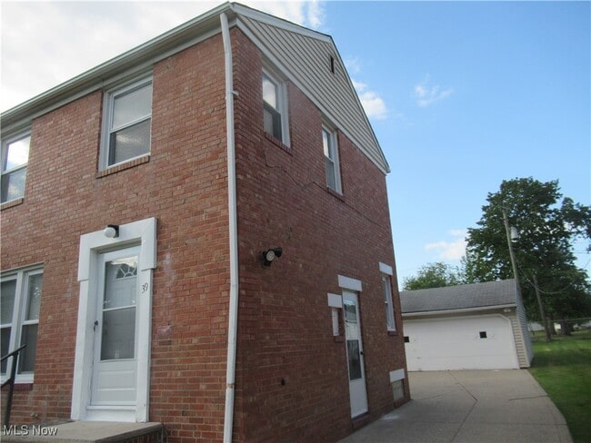 Photo - 39 Eldred Ave