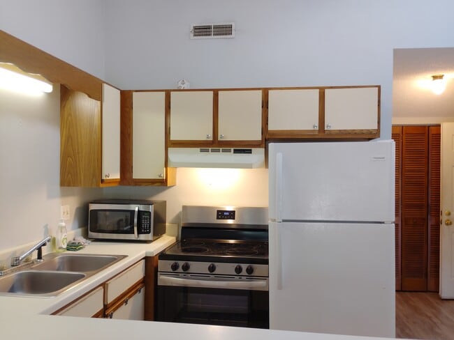 Photo - 500 Fairway Village Dr Unit 11