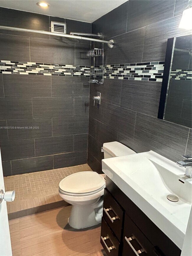 Photo - 801 Brickell Bay Dr Unidad 667 Rental