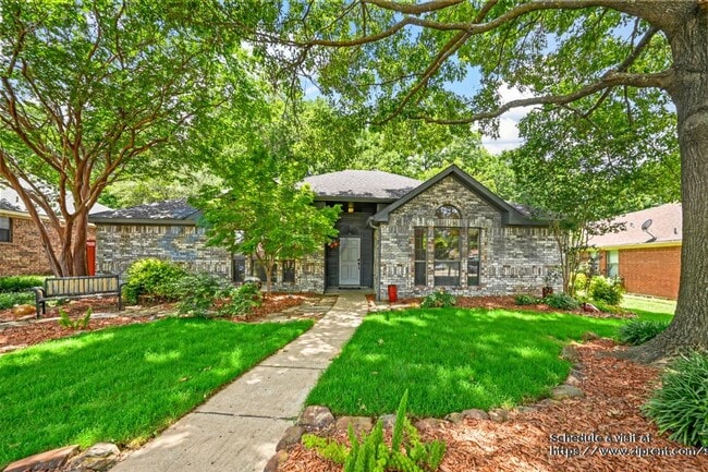 Building Photo - 2029 Oakglen Dr