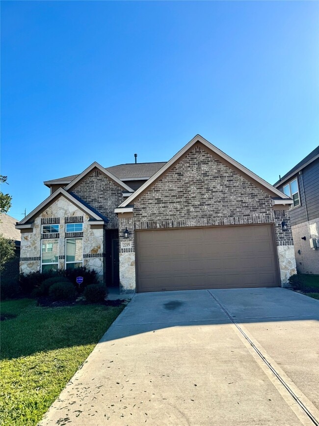 Building Photo - 2215 Hidden Embers Path