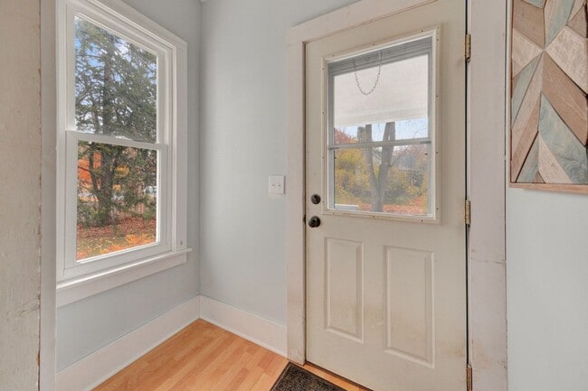 Photo - Urbana 3 bedroom/2 bathroom recently updated home!