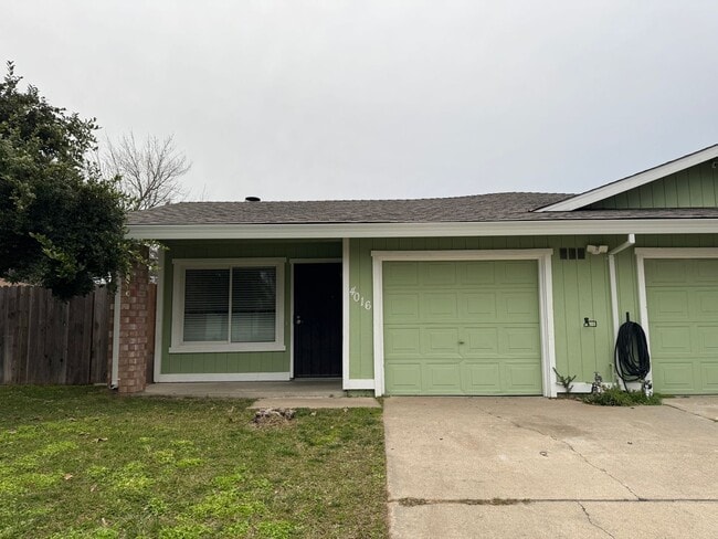 Building Photo - 4014-4016 Tresler Avenue Unit 4016