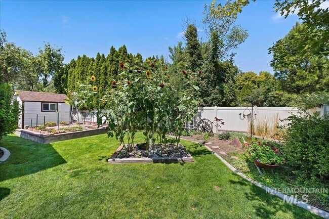 6800 W Gillis Dr