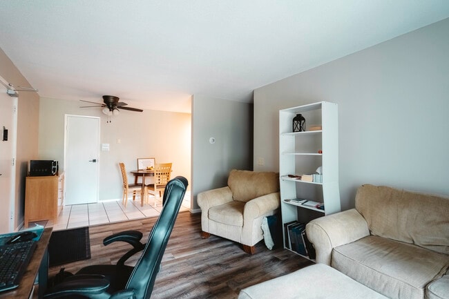 Photo - 535 Madison St