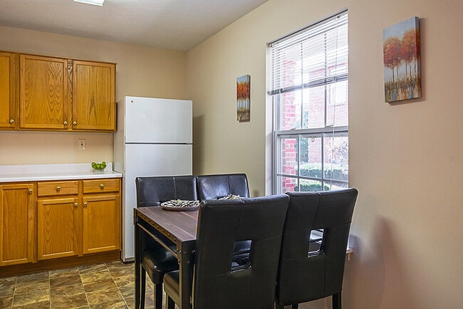 Gentry - Cocina - Lyndon Crossings Apartments