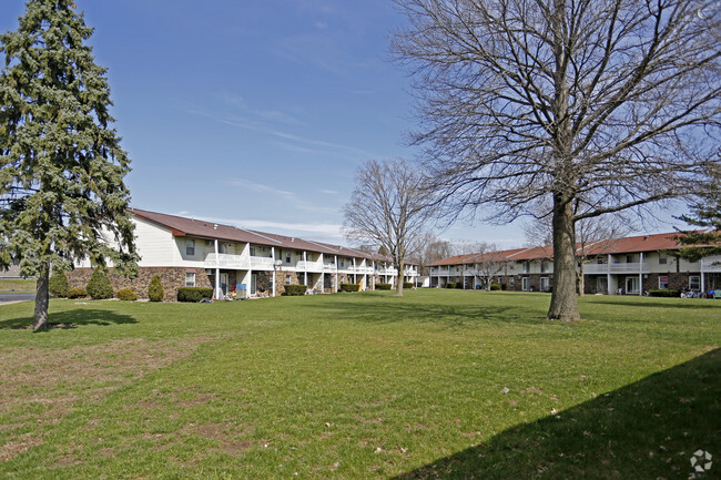 Lake of the Woods - Lake of the Woods Apartments