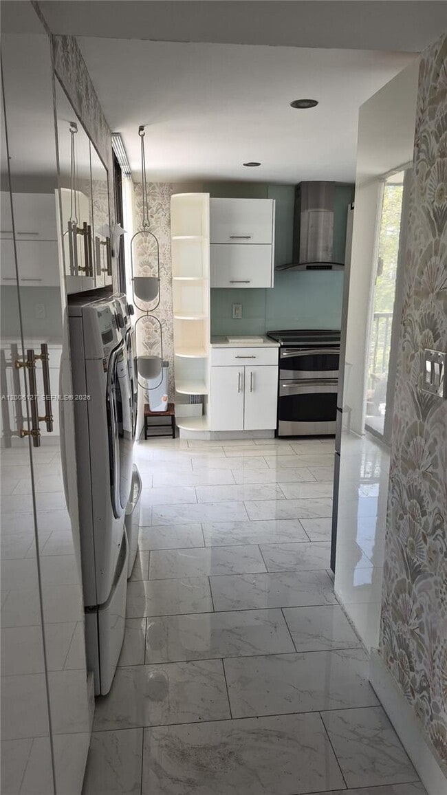 Photo - 2816 N 46th Ave Unidad J682