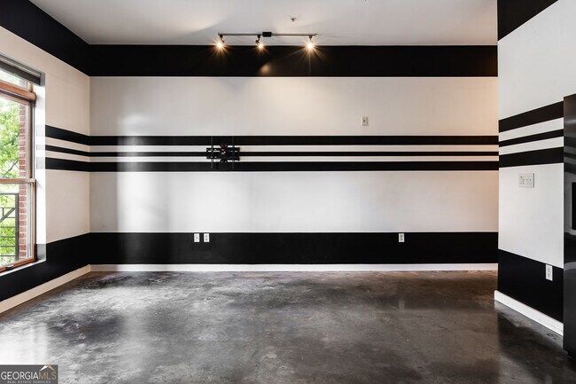 Photo - 333 Nelson St SW Unit 201