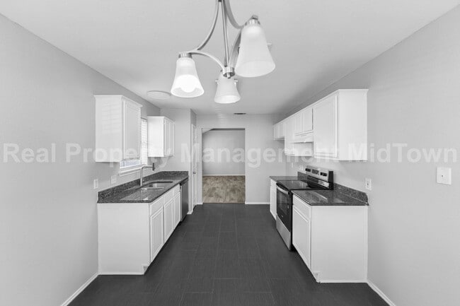 Photo - 6100 Wall St
