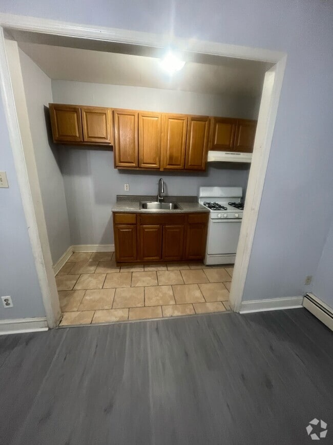 Building Photo - 320 Sanford Ave Unit B2 Rental