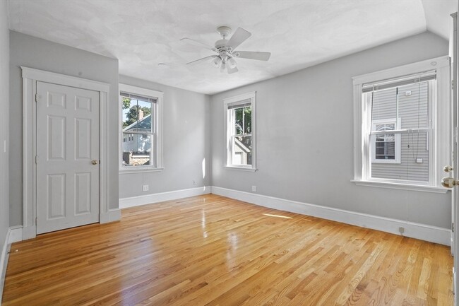 Photo - 146 Beech St Unit 1