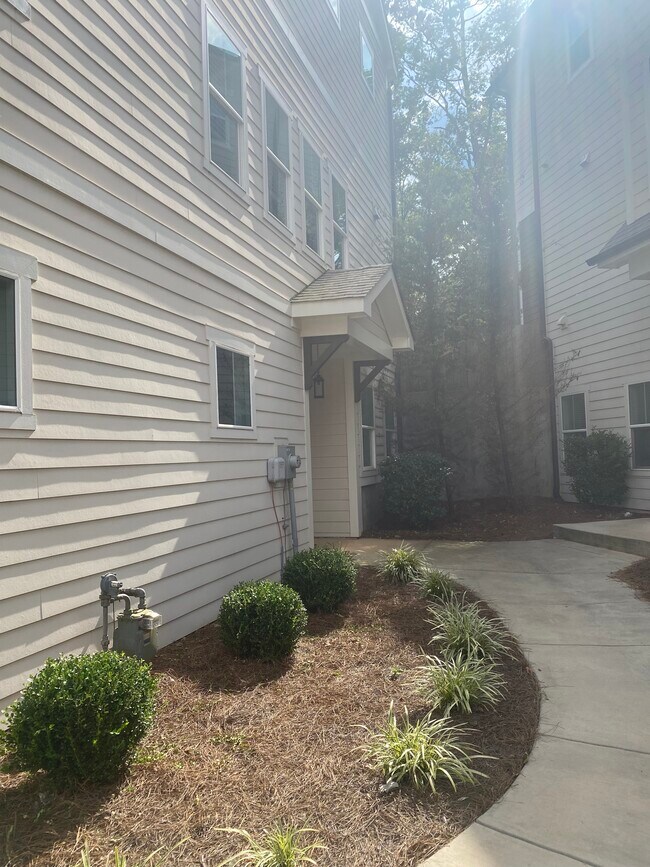 Photo - 2556 Vail Ave