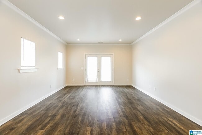 Photo - 200 Creek Run Way