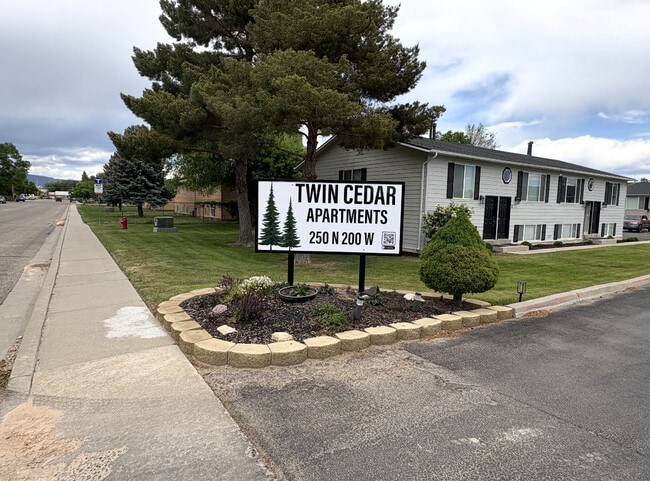 Building Photo - Twin Cedar Apartments