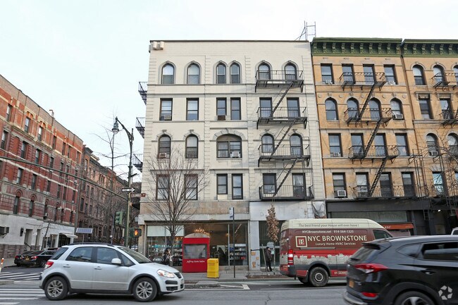 66-70 West 84th St - Manhattan NY - 66-70 W 84th St