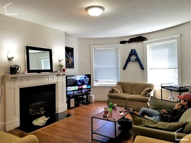 Beautiful, Renovated 4 Bed Right in Packar... - Beautiful, Renovated 4 Bed Right in Packar... Condo