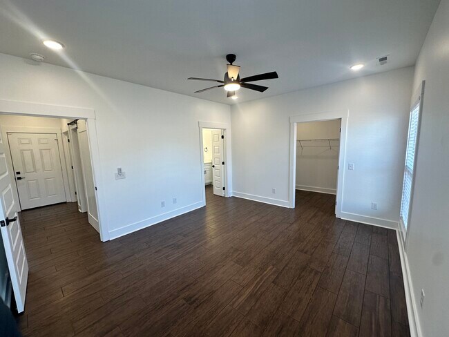 Photo - 210 Market St