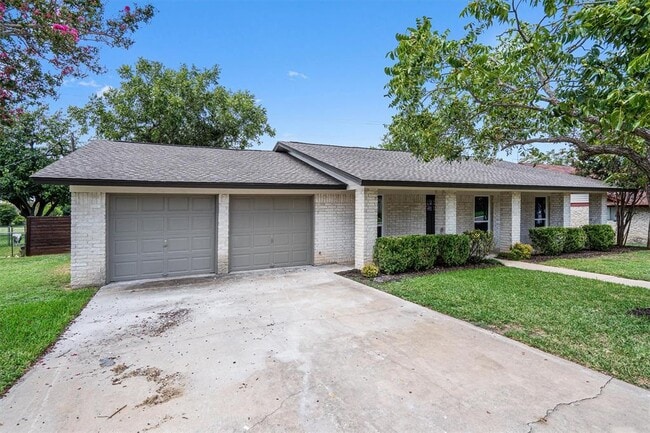 Photo - 1700 Deep Wood Dr