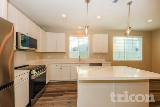 Photo - 29398 Walnut Tree Way