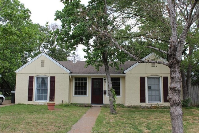 Building Photo - 1015 Milner Dr Rental