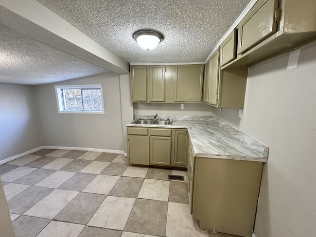 Photo - 1512 Cherry Ave