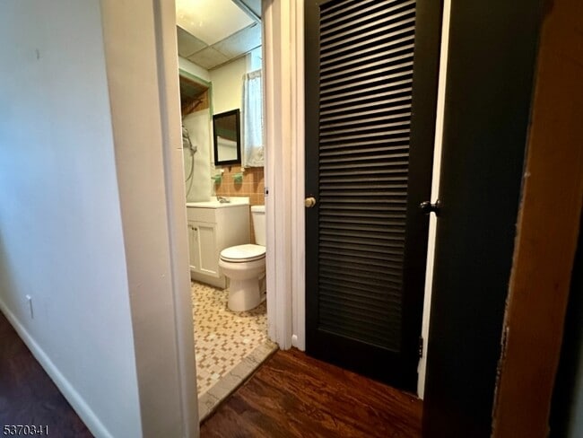 Photo - 530 Valley Brook Ave