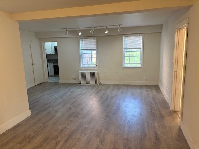 large living room - 844 Thorn St Unit 844 Thorn St.  69