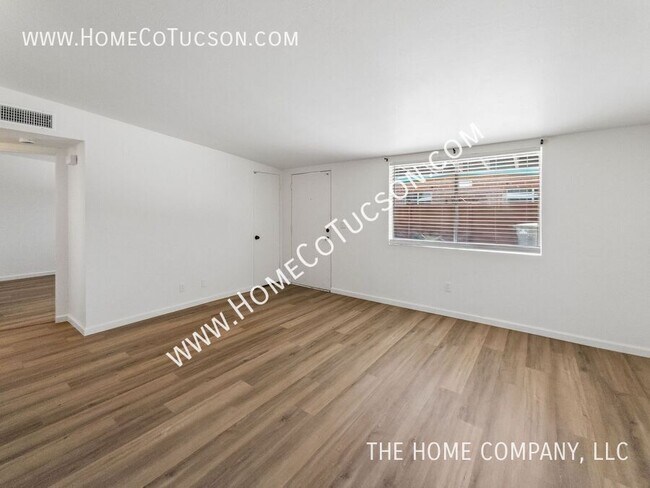 Photo - 4537 E Fairmount St