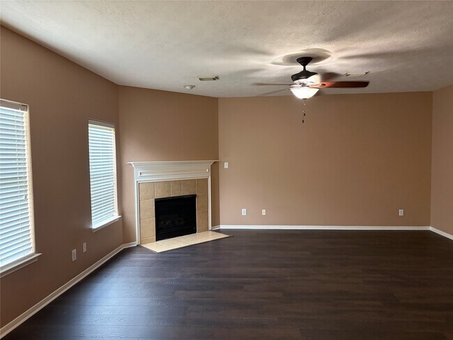 Photo - 410 Sunwood Glen Ln
