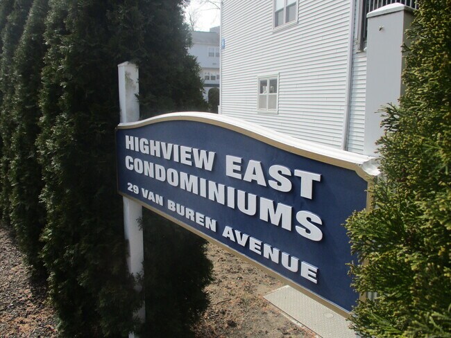 Building Photo - 29 Van Buren Ave Unit APT K4