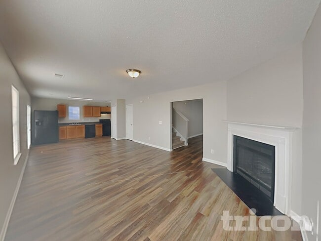 Photo - 945 Schofield Ln