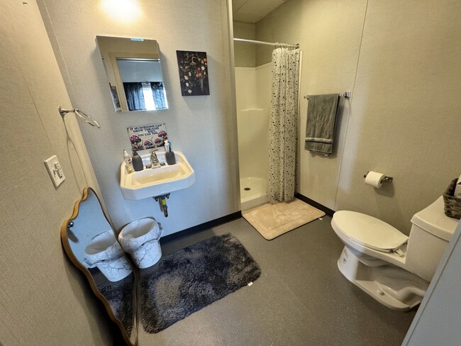 Photo - 458 N Creek Dr Unit 212