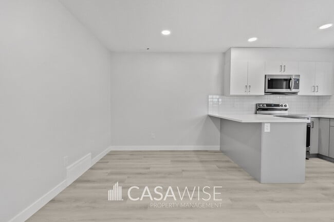 Photo - 10250-102157 157 St NW Unit GS