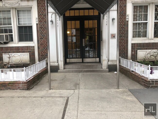 Photo - WEST 13 STREET Unidad 69