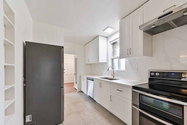 Photo - 2 Wingate Pl