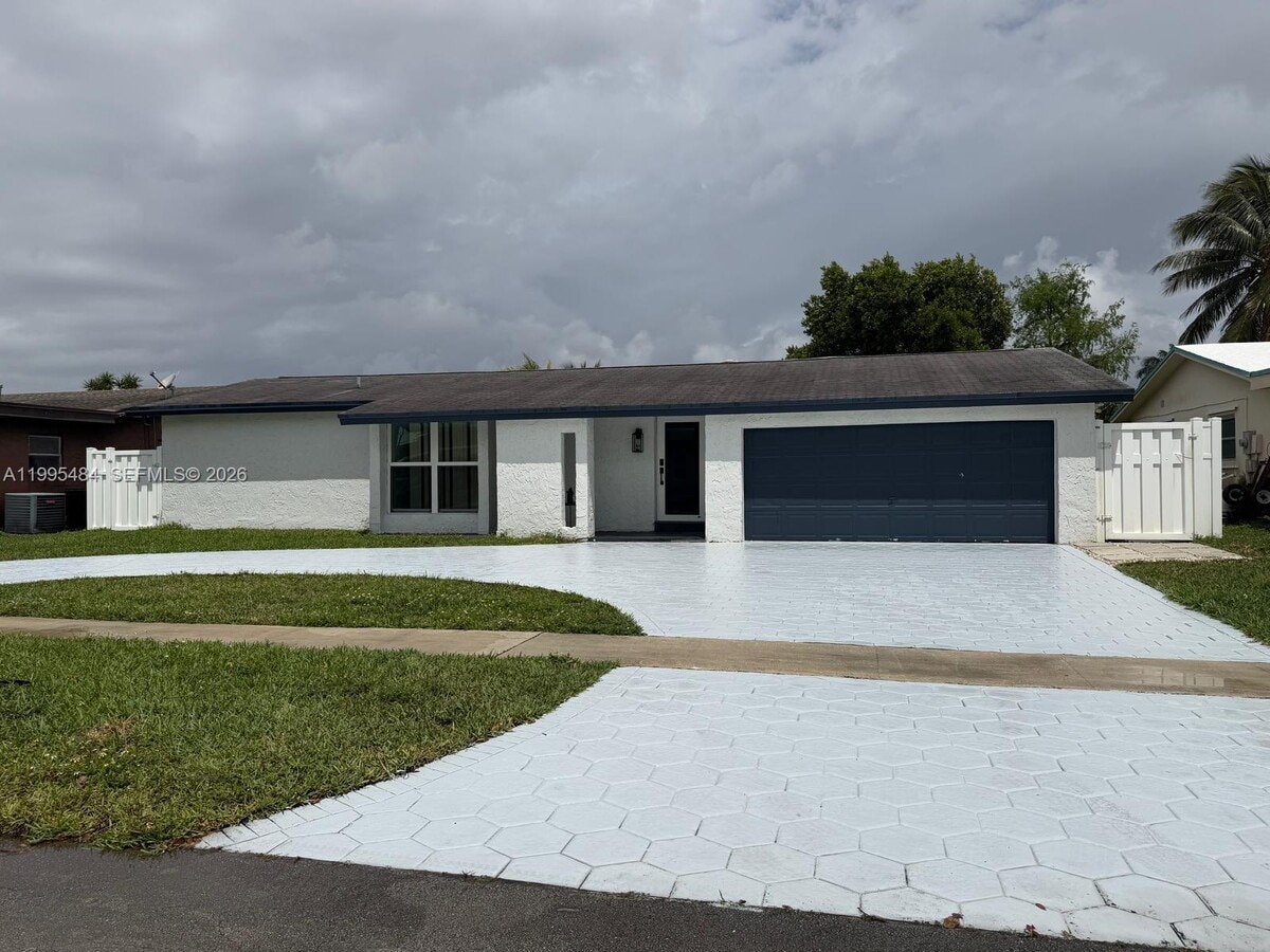 Photo - 11921 NW 31st Pl