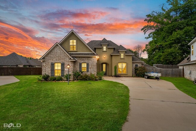 Photo - 4 BEDROOM 3 BATH DOGWOOD