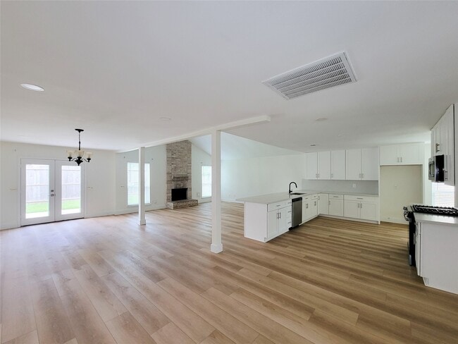Building Photo - 8103 Wind Forest Dr
