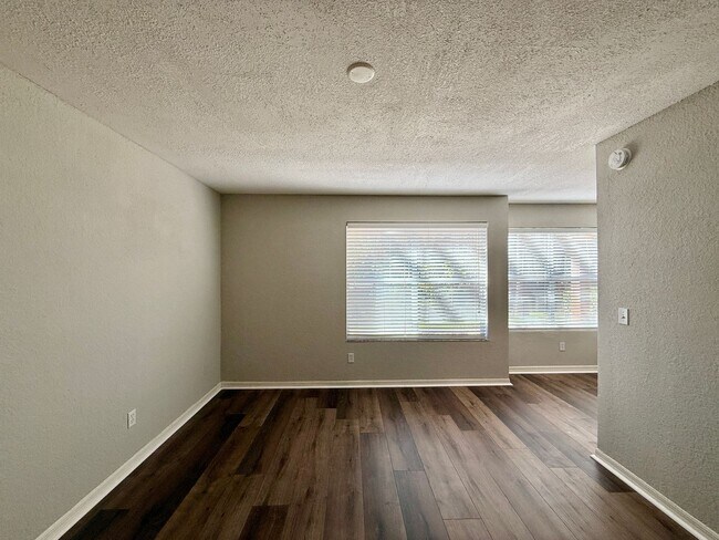 Photo - LOVELY 1/1 CONDO IN SOUTHWEST IN VILLA MEDICI