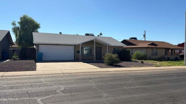 Photo - Beautiful Updated Kitchen , Large Backyar...