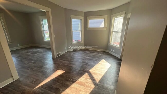 Photo - 2907 Bristol St