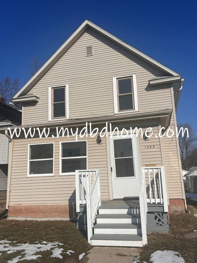 Building Photo - 1302 Sinclair St