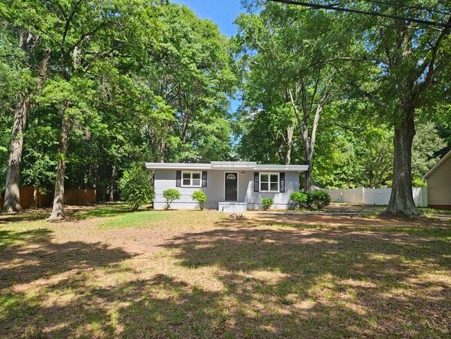 Charming 3 bedroom - Charming 3 bedroom House