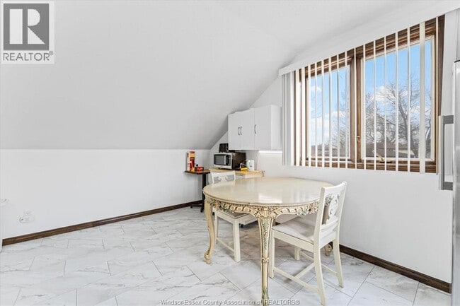 Photo - 1467 Guildwood Crescent