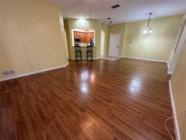 Photo - 3351 Whitestone Cir Unidad 205