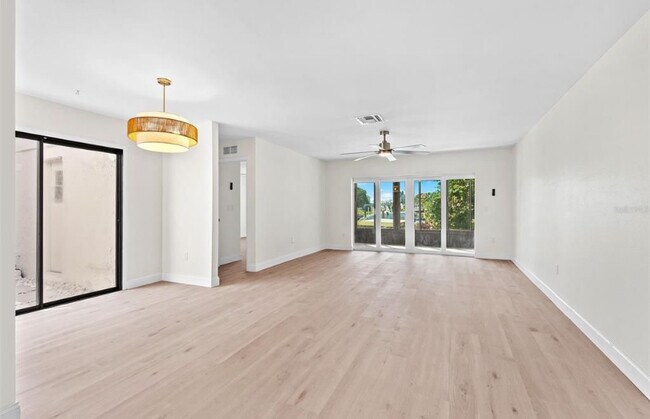 Photo - 4448 Marine Pkwy