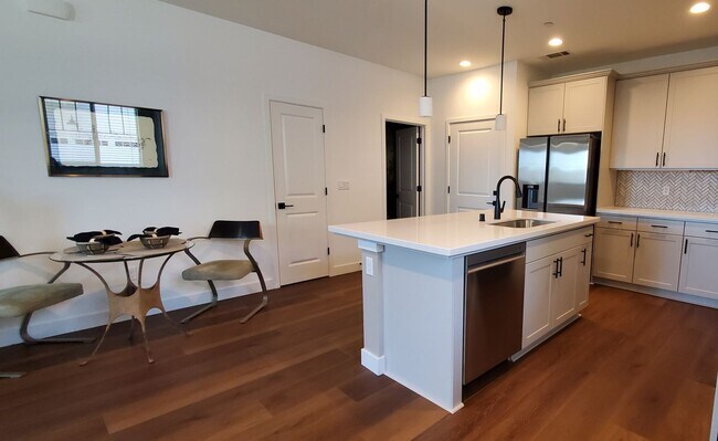 Photo - Beautiful Townhome off of Orcutt Rd w/ AC!
