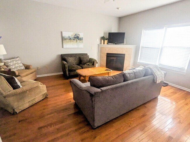 Photo - 498 E Kossuth St